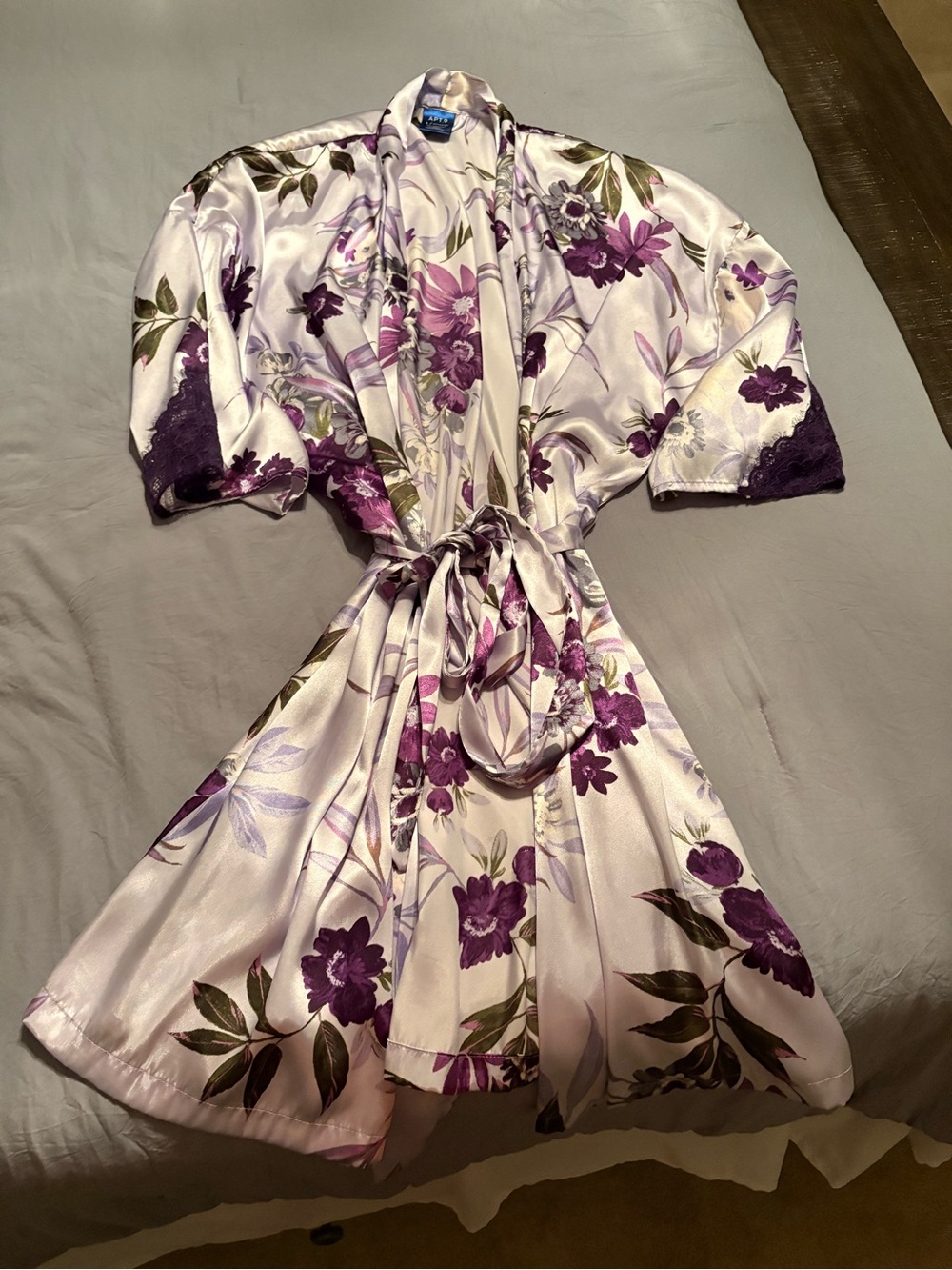 Apt. 9 Lavender Satin Floral Kimono with Purple Accents